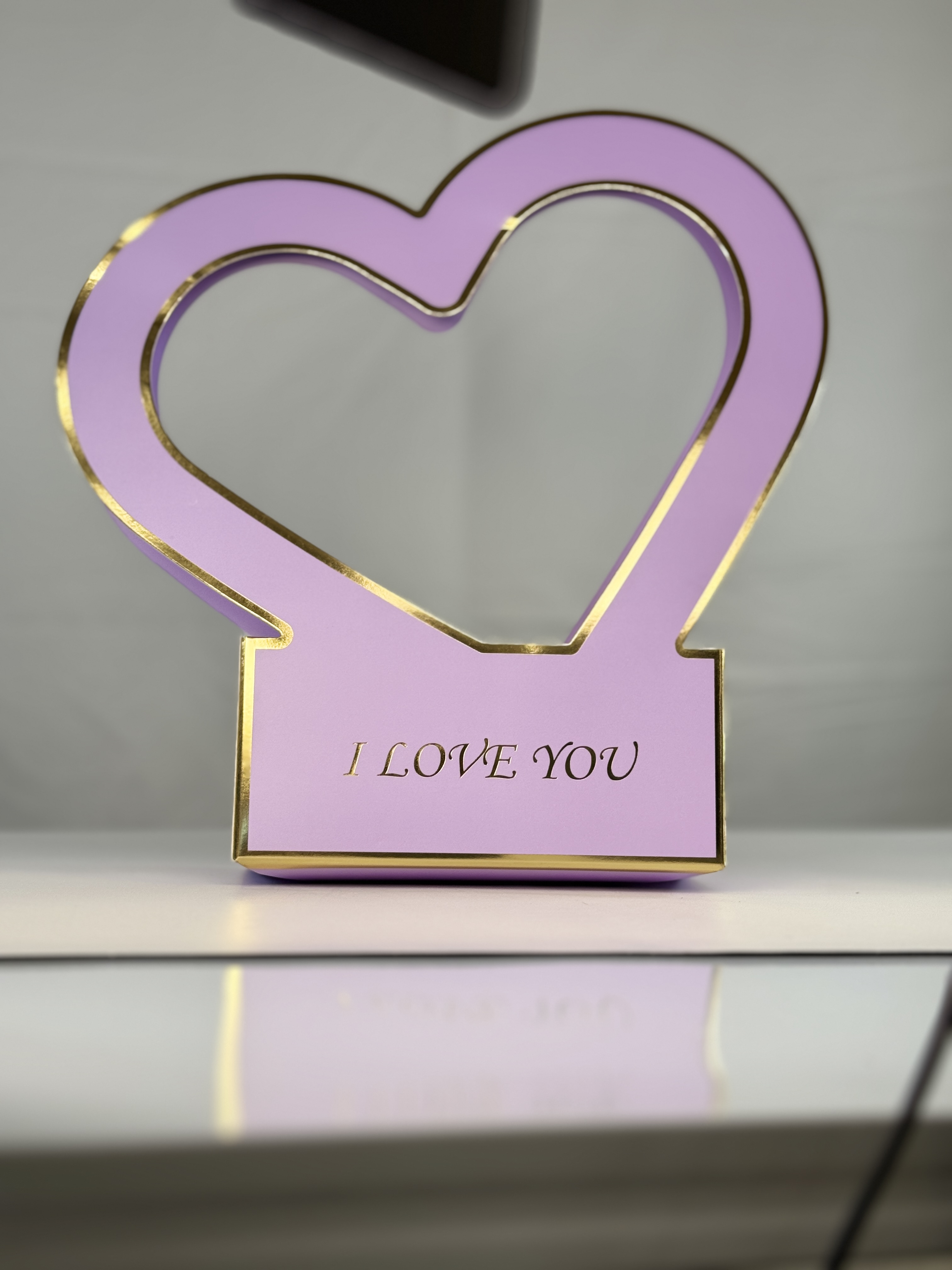 საყვავილე ჩანთები გულის სახელურით
